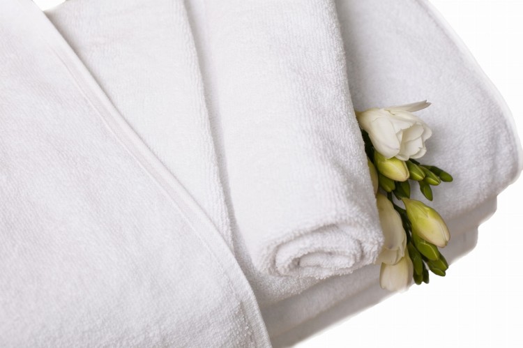 Białe ręczniki hotelowe Deluxe 500 g 100% bawełna w rozmiarach 30x50, 50x100, 70x140 cm