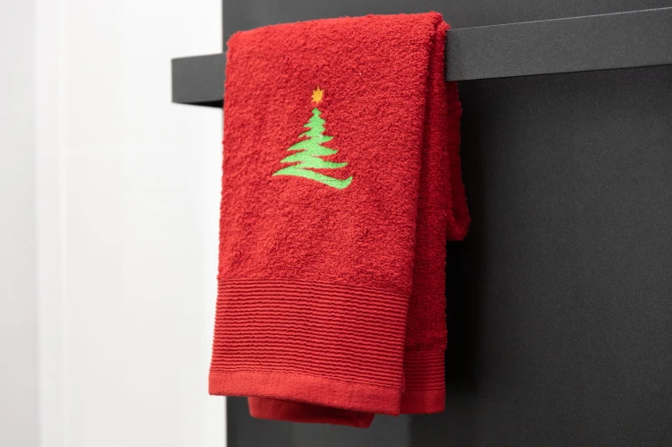 ręcznik świąteczny choinka czerwony.jpg