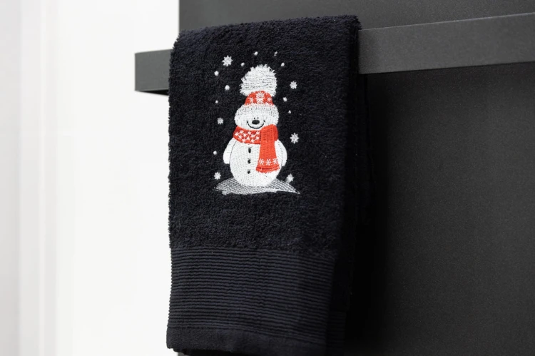 ręcznik świąteczny bałwanek czarny.jpg