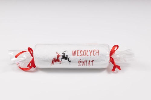 Świąteczny ręcznik z haftem reniferów i napisem Wesołych Świąt 70x140 cm zapakowany w ozdobny celofan