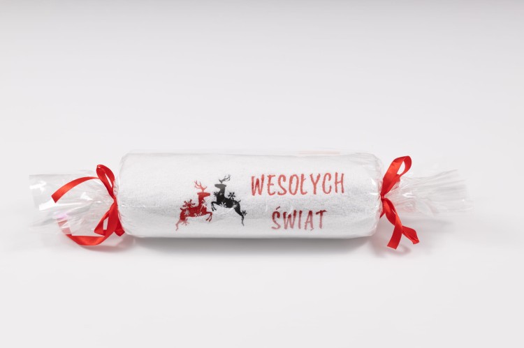 Świąteczny ręcznik z haftem reniferów i napisem Wesołych Świąt 70x140 cm zapakowany w ozdobny celofan