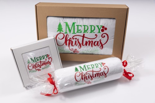Luksusowy zestaw świąteczny: duży ręcznik kąpielowy 70x140 w celofanie, ręcznik 50x100 w pudełku i poduszka 30x50 z haftem Merry Christmas