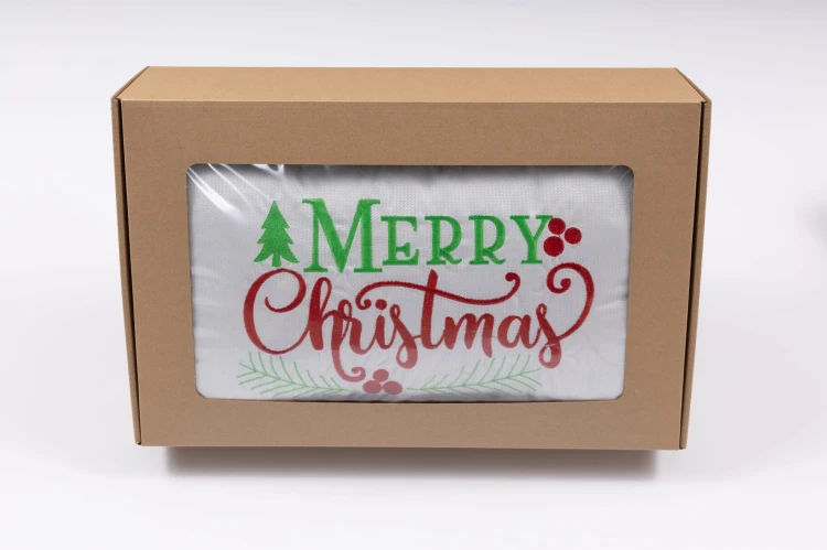 Świąteczna poduszka dekoracyjna 30x50 cm z welwetu cegiełki z haftem Merry Christmas i antyalergicznym wypełnieniem