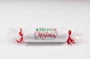 Duży świąteczny ręcznik kąpielowy 70x140 cm z haftem Merry Christmas zapakowany w ozdobny celofan z czerwoną wstążką