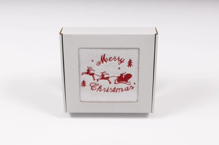 Świąteczny ręcznik do rąk 50x100 cm z haftem reniferów i Merry Christmas w eleganckim białym pudełku z okienkiem gotowy na prezent