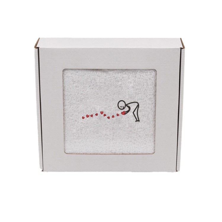 ręcznik z haftem chłopiec z serduszkami