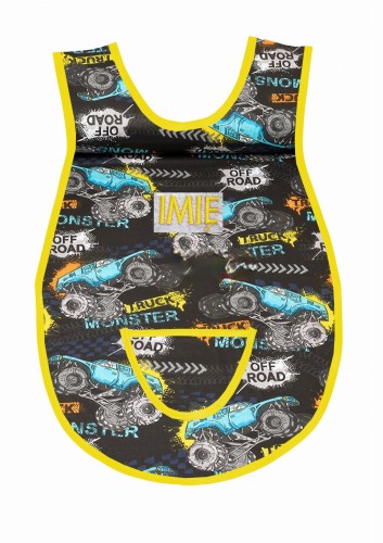 Bawełniany fartuszek do przedszkola z wzorem w autka, monster trucki i dużym personalizowanym haftem imienia oraz nazwiska dziecka, żółta lamówka