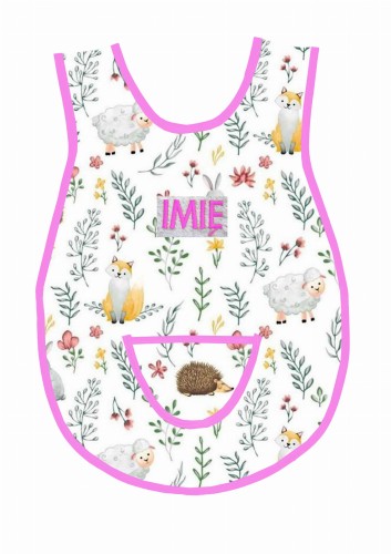 fartuszek lisek owieczka jeżyk na łące wz 1935 ciemny róż lamówka.jpg