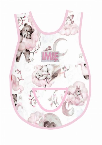 fartuszek misiu i przyjaciele rózowy wz 1699 jasny róż lamówka.jpg