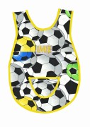 Bawełniany fartuszek do przedszkola  z wzorem w piłki nożne, football i dużym personalizowanym haftem imienia oraz nazwiska dziecka, żółta lamówka