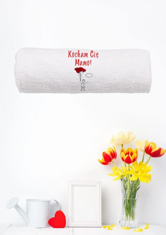 Ręcznik z personalizowanym haftem na Dzień Mamy biały, bawełna frotte 500 g,  zapakowany na prezent