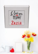 Ręcznik z personalizowanym haftem na Dzień Mamy biały, bawełna frotte 500 g,  zapakowany na prezent w pudełko z okienkiem