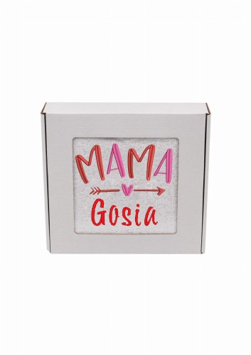 Ręcznik z personalizowanym haftem na Dzień Mamy biały, bawełna frotte 500 g,  zapakowany na prezent