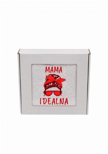 Ręcznik z personalizowanym haftem na Dzień Mamy biały, bawełna frotte 500 g,  zapakowany na prezent w pudełko z okienkiem