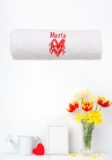 Ręcznik z personalizowanym haftem na Dzień Mamy biały, bawełna frotte 500 g,  zapakowany na prezent
