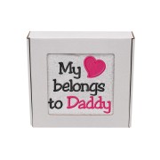 Biały ręcznik z haftem dla taty "My heart belongs to Daddy" 50x100 cm.
