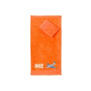 Ręcznik do przedszkola z haftem samolotu i imieniem dziecka, bawełna premium 500g.