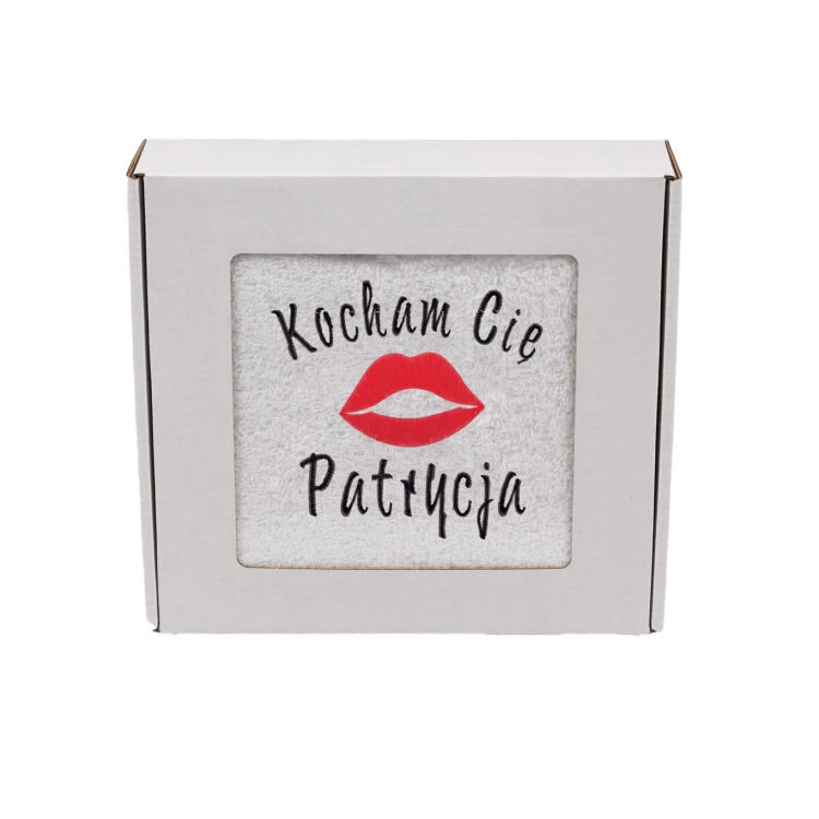 ręcznik z haftem usta