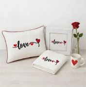 poduszka i ręcznik z haftem love
