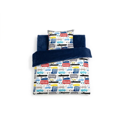 Dwustronny komplet pościeli do przedszkola z wypełnieniem, wzór w autka z personalizowanym haftem imiennym, połączenie bawełny i Velvetu.