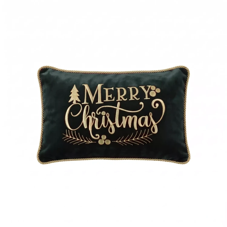 Zielona poszewka welurowa 45x45 z haftowanym złotym napisem Merry Christmas i ozdobnym sznurem