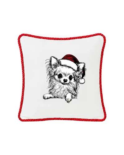 Śmietankowa poszewka welurowa 45x45 cm z haftem przedstawiającym pieska Chihuahua w świątecznej czapce Mikołaja, ozdobiona czerwonym sznurem wokół krawędzi.