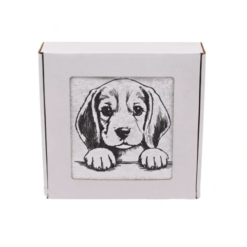 Elegancki ręcznik bawełniany z haftem trójkolorowego szczeniaka beagle w ozdobnym pudełku prezentowym.