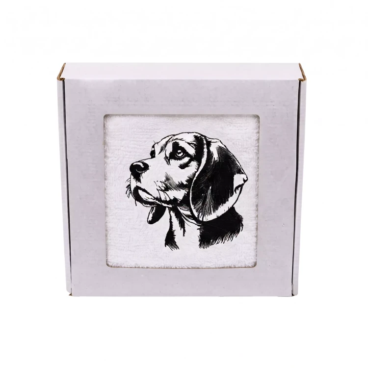 Wyjątkowy prezent dla miłośnika psów – personalizowany ręcznik z haftem rasy beagle w eleganckiej oprawie z okienkiem.