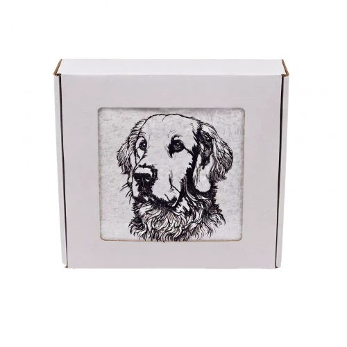 Elegancki ręcznik bawełniany z haftem portretu golden retrievera w ozdobnym pudełku prezentowym gotowym do wręczenia.